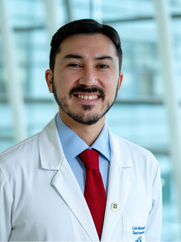 Dr. Luis Bustamante Herrera